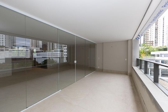 Varanda da Sala 1 de apartamento para alugar com 4 quartos, 174m² em Vila da Serra, Nova Lima