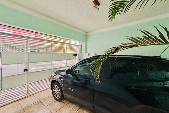 Garagem de casa à venda com 4 quartos, 170m² em Vila Iolanda(lajeado), São Paulo