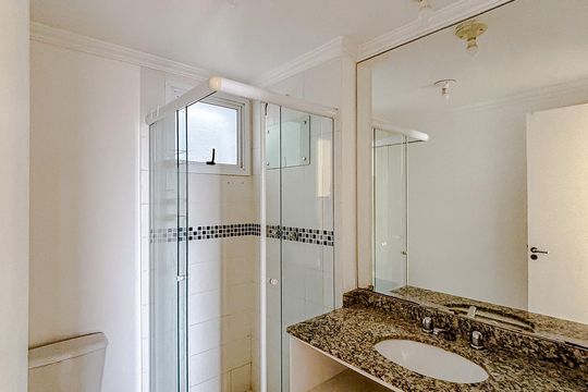 Banheiro de apartamento para alugar com 3 quartos, 84m² em Parque Maria Luiza, São Paulo