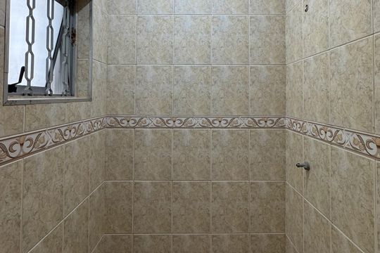 Banheiro de serviço de casa para alugar com 2 quartos, 70m² em Centro, São Bernardo do Campo