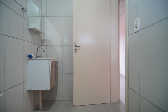 Banheiro de apartamento à venda com 2 quartos, 75m² em São Jorge, Novo Hamburgo