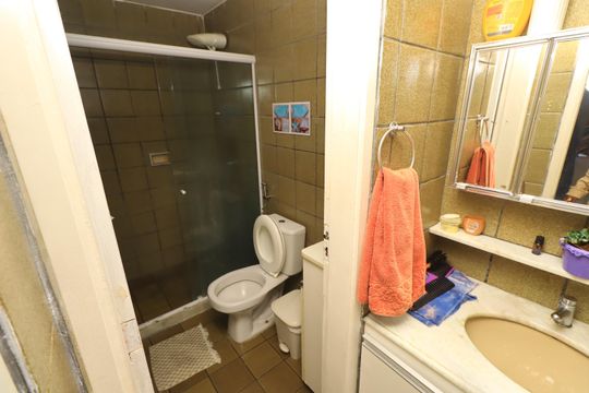 Banheiro de apartamento para alugar com 3 quartos, 68m² em Narandiba, Salvador