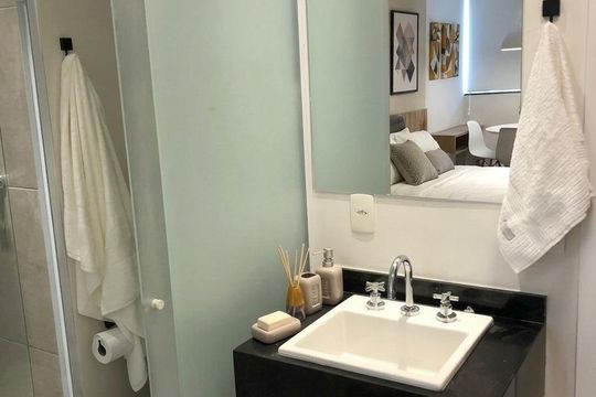 Banheiro de kitnet/studio à venda com 1 quarto, 28m² em Vila Olímpia, São Paulo