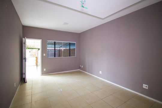 Sala de casa para alugar com 3 quartos, 105m² em Rocha, São Gonçalo