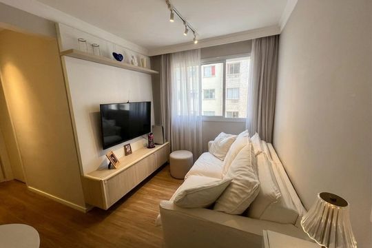 Sala de apartamento para alugar com 2 quartos, 42m² em Jardim Alvorada (Zona Oeste), São Paulo