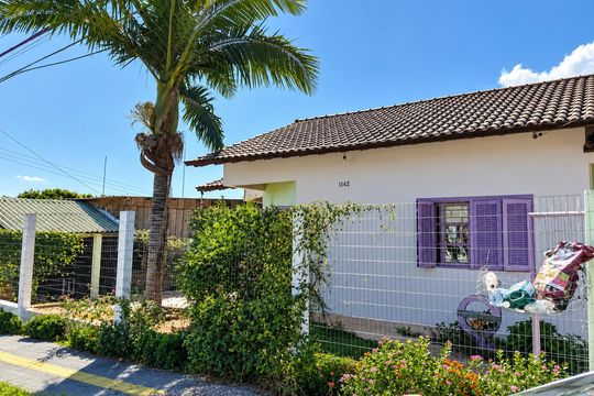 Fachada de casa para alugar com 2 quartos, 125m² em Parque dos Eucaliptos, Gravataí
