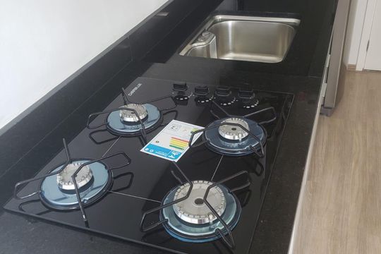 Cozinha de apartamento à venda com 1 quarto, 24m² em Paraíso do Morumbi, São Paulo
