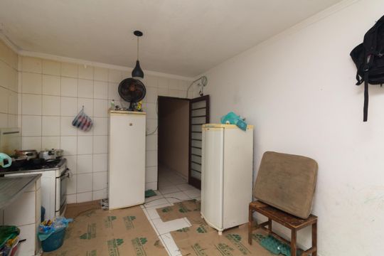 Cozinha de casa à venda com 2 quartos, 80m² em Vila Carmosina, São Paulo