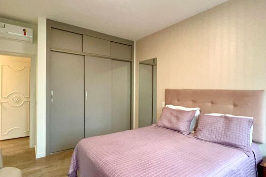 Suíte 1 de apartamento à venda com 3 quartos, 220m² em Jardim Paulista, São Paulo