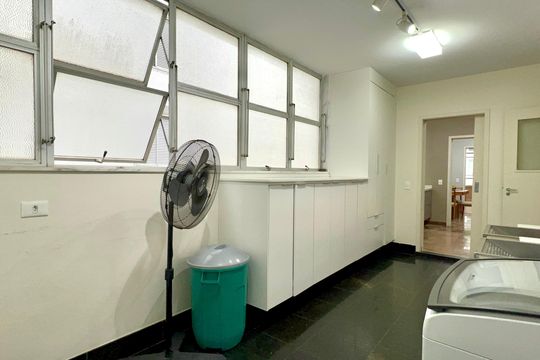 Área de Serviço de apartamento à venda com 3 quartos, 220m² em Jardim Paulista, São Paulo