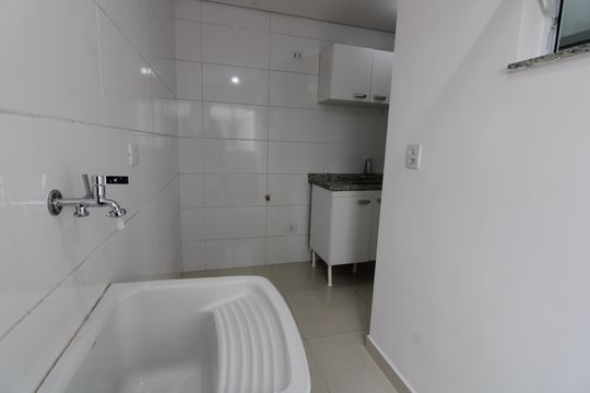 Área de Serviço de apartamento para alugar com 2 quartos, 42m² em Vila Nhocuné, São Paulo