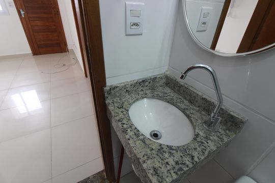 Banheiro de apartamento para alugar com 2 quartos, 42m² em Vila Nhocuné, São Paulo