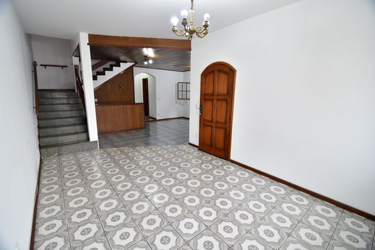 Casa à venda com 4 quartos, 234m² em Vila Nova, Campinas