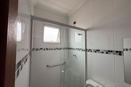 Casa de Condomínio para alugar com 3 quartos, 196m² em Jardim Nova Coimbra, Cotia