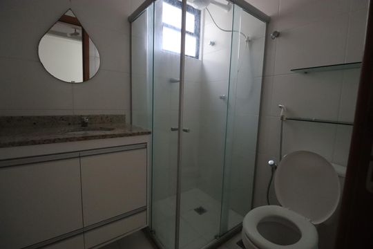 Banheiro de apartamento para alugar com 1 quarto, 50m² em Pituba, Salvador