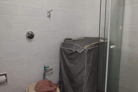 Banheiro de apartamento para alugar com 1 quarto, 20m² em Centro, São José dos Campos
