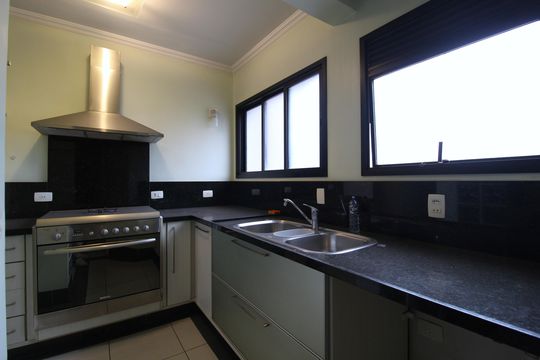 Cozinha de apartamento à venda com 3 quartos, 115m² em Vila Olímpia, São Paulo