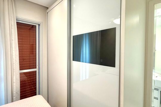 Apartamento à venda com 3 quartos, 157m² em Vila Anastácio, São Paulo