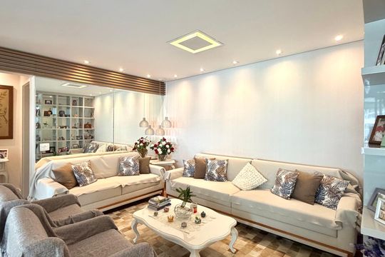Apartamento à venda com 3 quartos, 157m² em Vila Anastácio, São Paulo