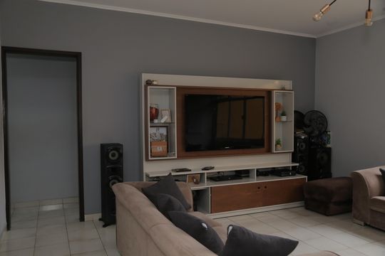 Sala de casa para alugar com 3 quartos, 300m² em Vila Carmosina, São Paulo