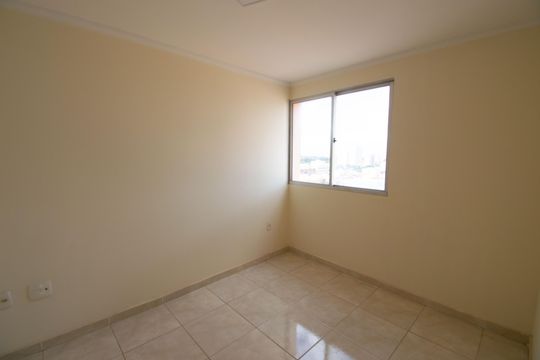 Apartamento para alugar com 3 quartos, 60m² em Qr 406, Brasília