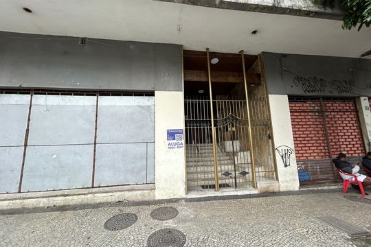 Portaria + placa de apartamento para alugar com 2 quartos, 47m² em Madureira, Rio de Janeiro