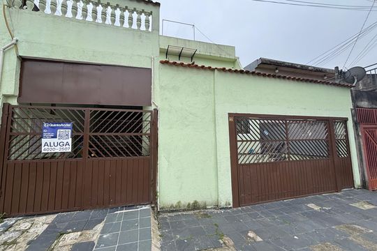 Casa para alugar com 2 quartos, 250m² em Vila Santa Teresinha, São Paulo