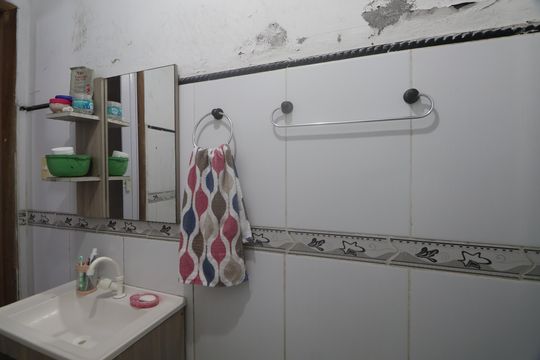 Banheiro  de casa à venda com 3 quartos, 120m² em Niterói, Canoas