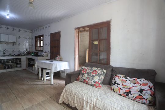 Sala/Cozinha de casa à venda com 3 quartos, 120m² em Niterói, Canoas