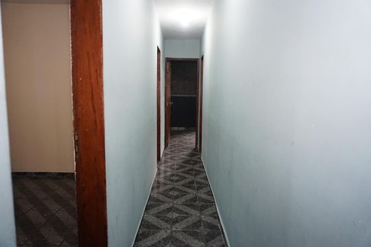 Corredor de casa para alugar com 4 quartos, 156m² em Jardim Dom José, Embu das Artes