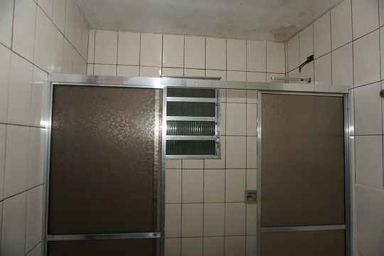 Banheiro de casa para alugar com 4 quartos, 156m² em Jardim Dom José, Embu das Artes