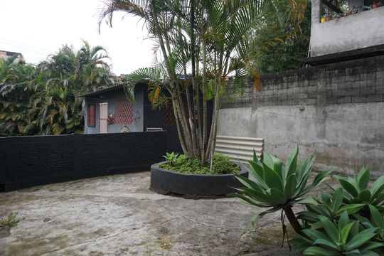 Área externa de casa para alugar com 4 quartos, 156m² em Jardim Dom José, Embu das Artes