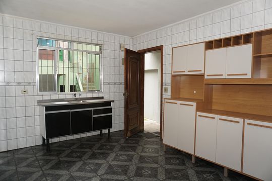Cozinha de casa para alugar com 4 quartos, 156m² em Jardim Dom José, Embu das Artes