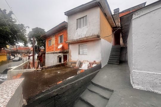 Quintal de casa para alugar com 1 quarto, 45m² em Jardim Angela Maria, Carapicuíba