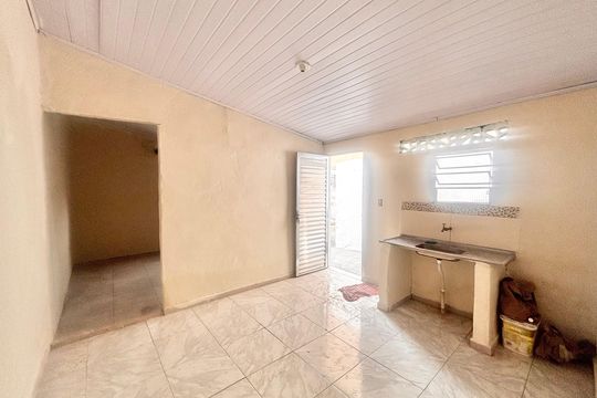Cozinha de casa para alugar com 1 quarto, 45m² em Jardim Angela Maria, Carapicuíba