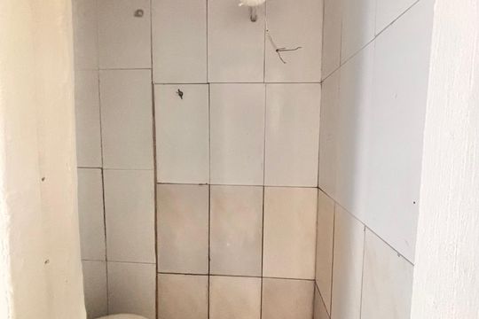 Banheiro de casa para alugar com 1 quarto, 45m² em Jardim Angela Maria, Carapicuíba