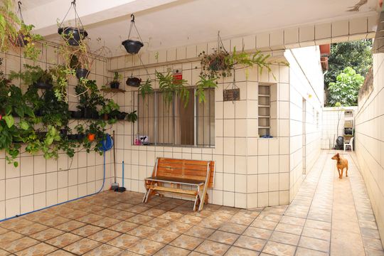 Garagem de casa à venda com 4 quartos, 120m² em Vila Brasil, São Paulo