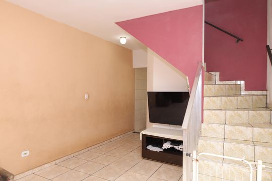 Sala de casa à venda com 4 quartos, 120m² em Vila Brasil, São Paulo