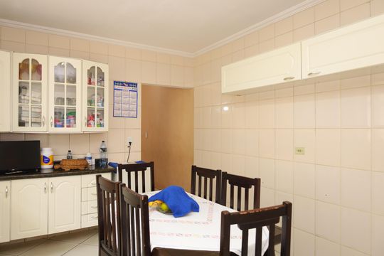 Cozinha de casa à venda com 4 quartos, 120m² em Vila Brasil, São Paulo