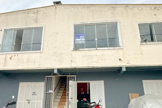 Plaquinha de apartamento para alugar com 1 quarto, 42m² em Ingleses Norte, Florianópolis