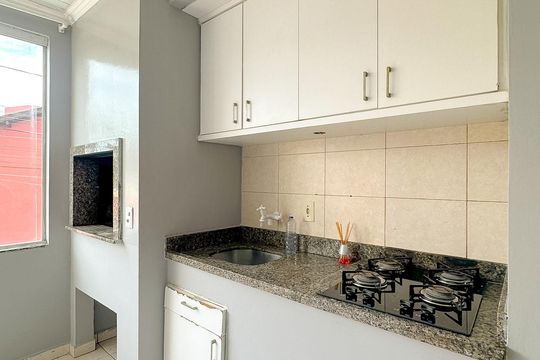 Cozinha de apartamento para alugar com 1 quarto, 42m² em Ingleses Norte, Florianópolis