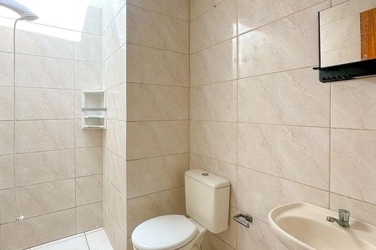 Banheiro de apartamento para alugar com 1 quarto, 38m² em Ingleses Norte, Florianópolis