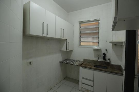 Cozinha e Área de Serviço de apartamento para alugar com 2 quartos, 58m² em Embaré, Santos