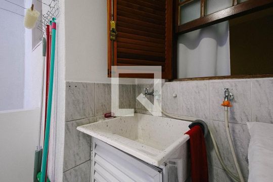 Casa à venda com 4 quartos, 200m² em Jardim Arize, São Paulo