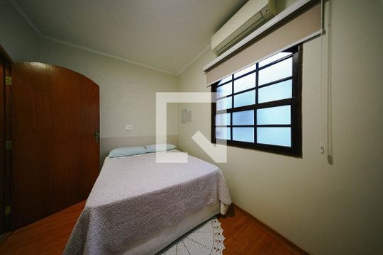 Casa à venda com 4 quartos, 200m² em Jardim Arize, São Paulo