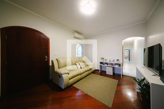 Casa à venda com 4 quartos, 200m² em Jardim Arize, São Paulo