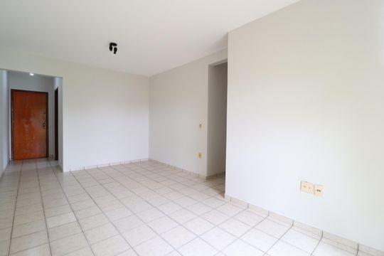 Sala de apartamento para alugar com 3 quartos, 50m² em Umuarama, Uberlândia