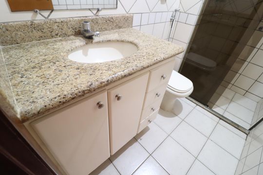 Banheiro Social de apartamento para alugar com 3 quartos, 50m² em Umuarama, Uberlândia