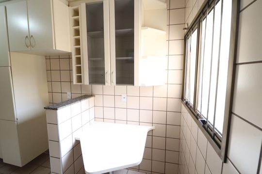 Área de Serviço de apartamento para alugar com 3 quartos, 50m² em Umuarama, Uberlândia