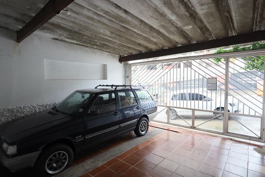 Garagem de casa à venda com 4 quartos, 112m² em Vila Yara, Osasco